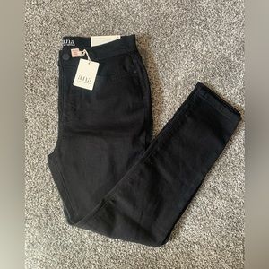 ANA High Rise Jeans